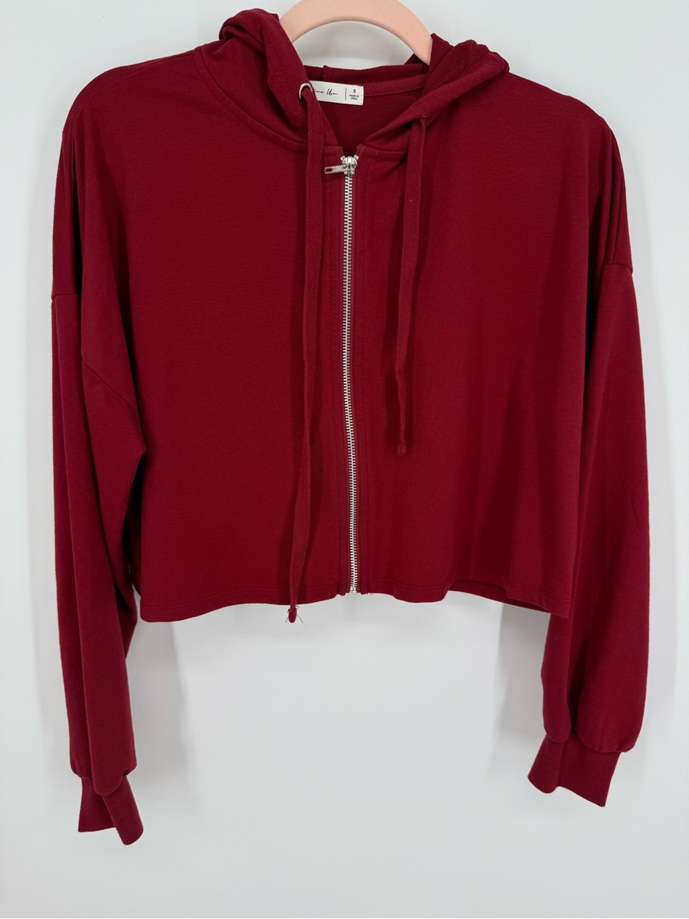 Active USA Cropped Hoodie Women Small Red Top Gym Yoga Pullover Tee Outdoor